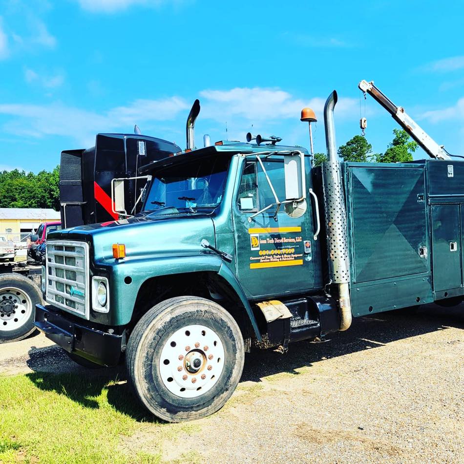 Dixon Tech Diesel Services International heavy-duty service truck with loader crane